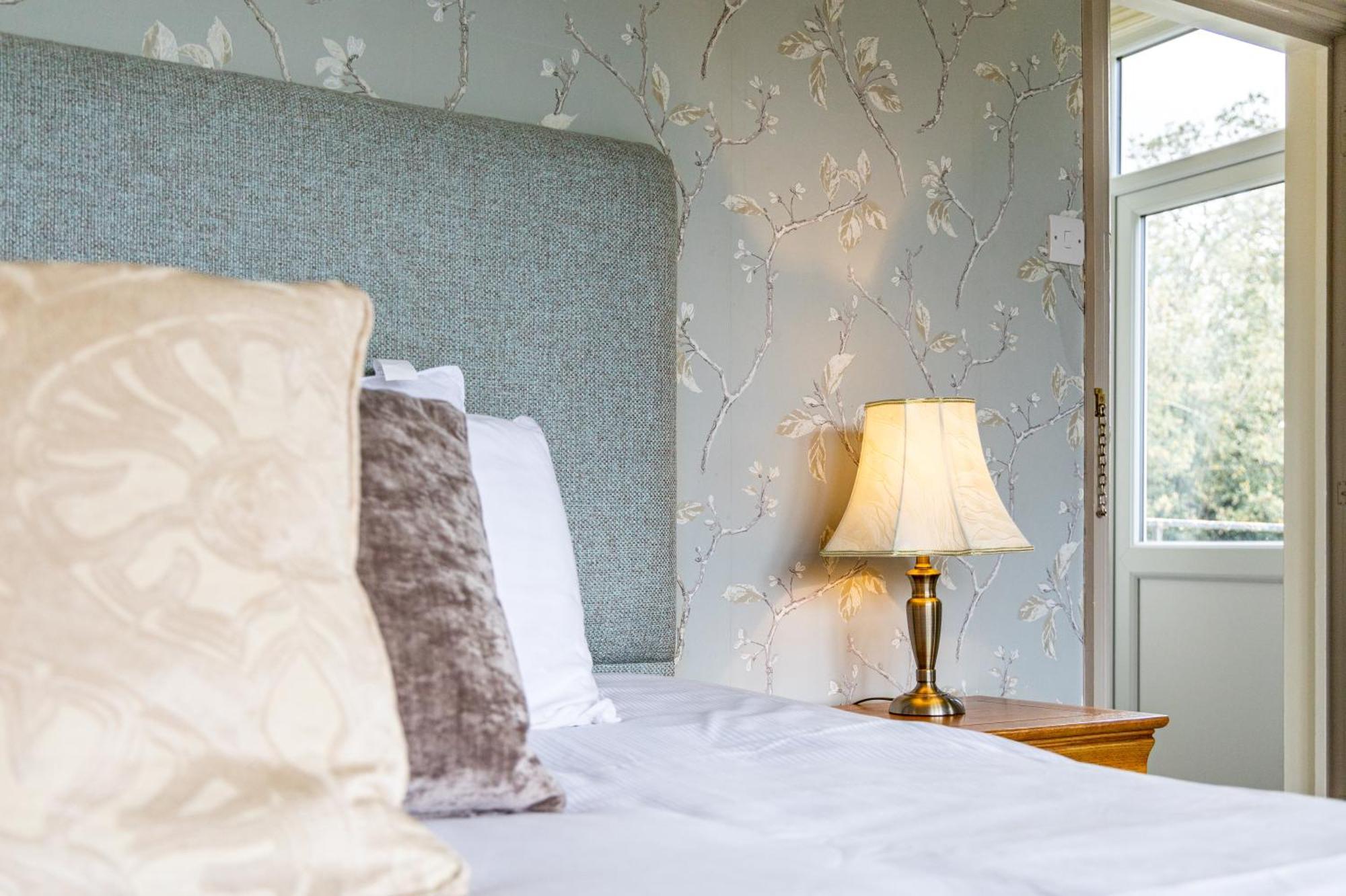 Leigh Park Country House Hotel & Vineyard, BW Signature Collection Брадфорд на Аэвен Экстерьер фото